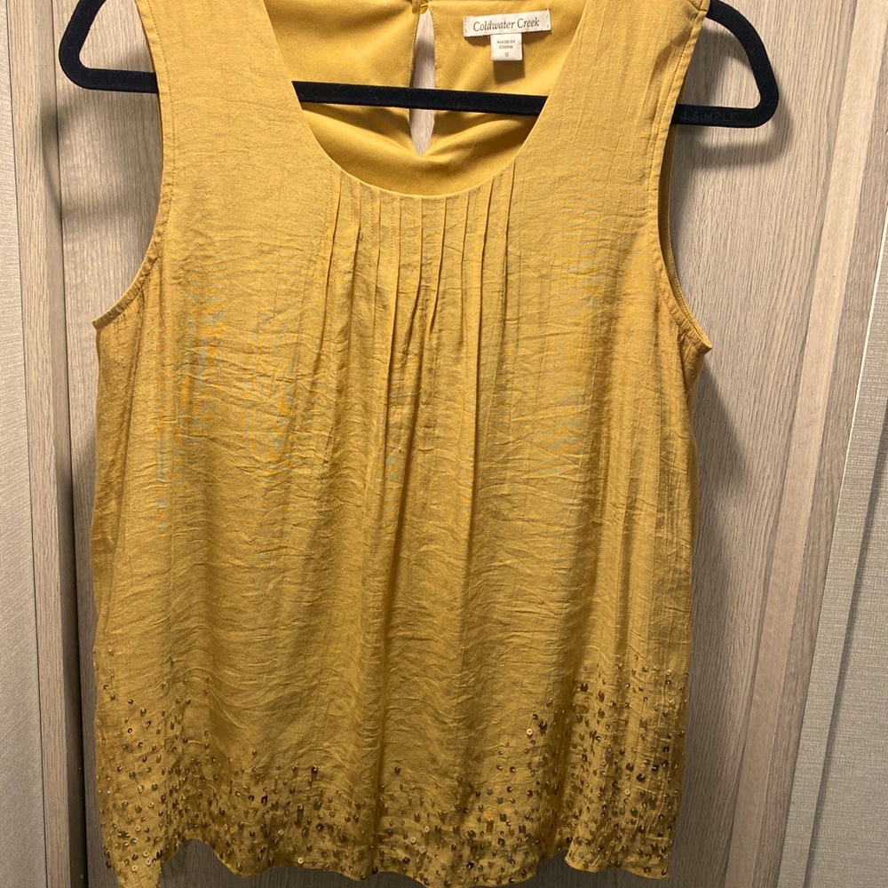 Coldwater creek women’s size small sleeveless blouse top gold mustard w/sequins